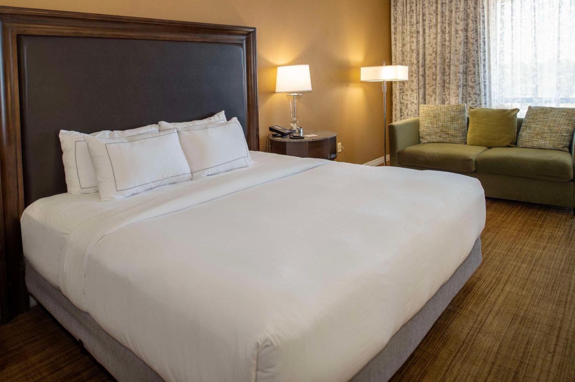 Hilton St. Louis Airport Hotel Woodson Terrace Bagian luar foto