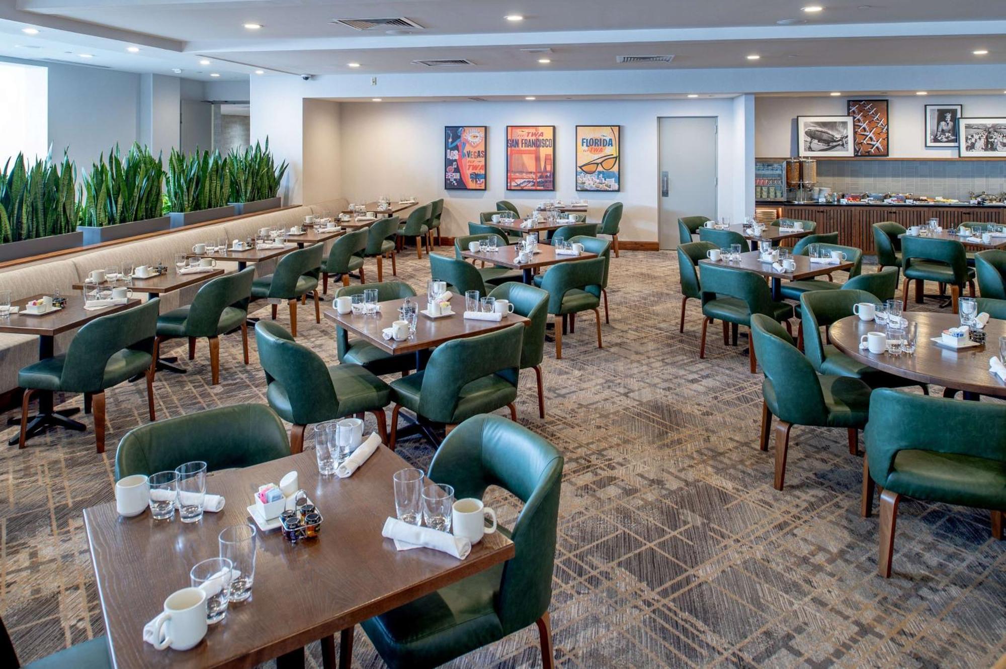 Hilton St. Louis Airport Hotel Woodson Terrace Bagian luar foto