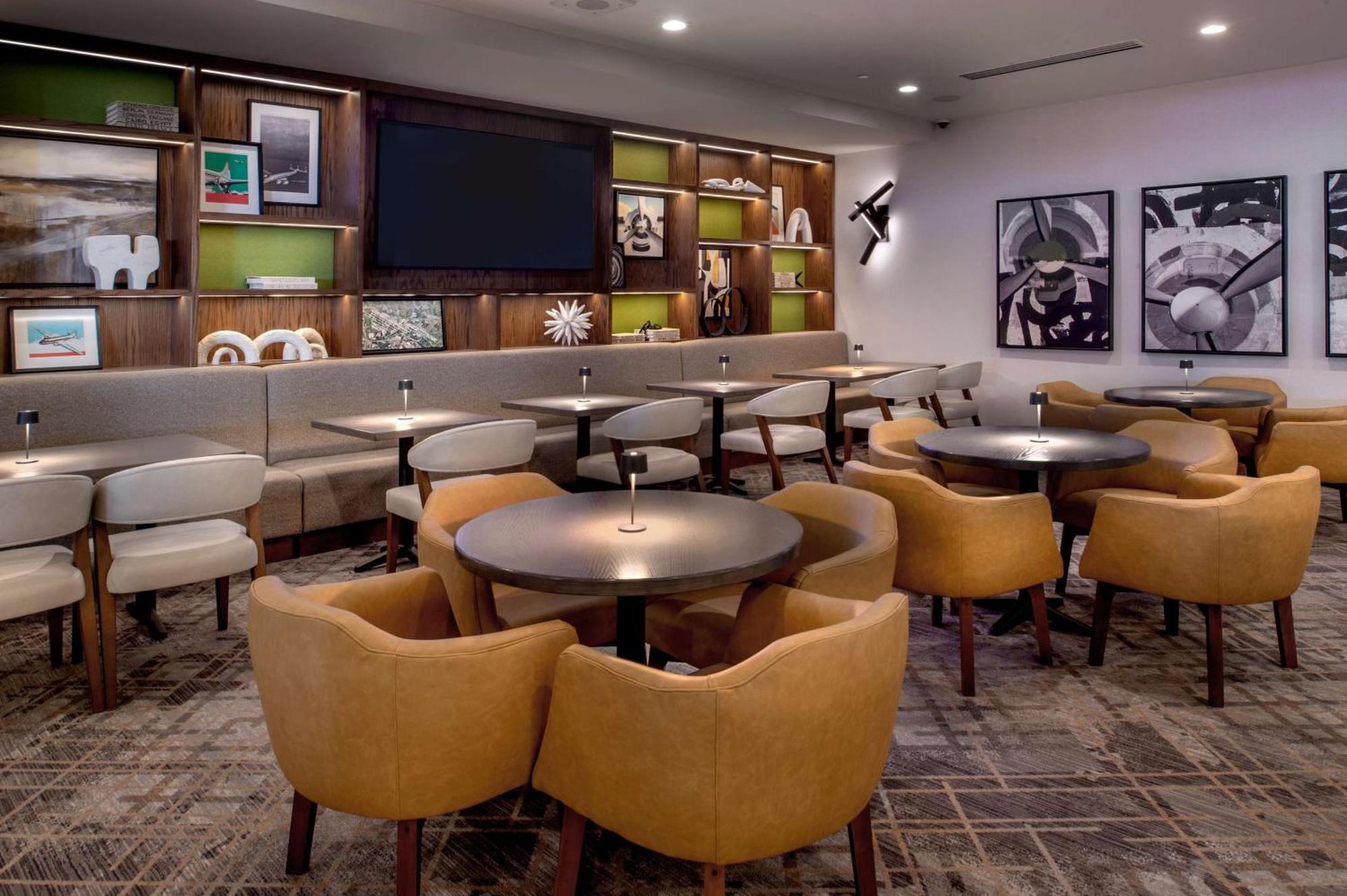 Hilton St. Louis Airport Hotel Woodson Terrace Bagian luar foto